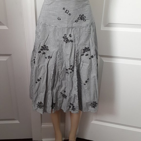 Allison Taylor Blue & White Pinstripe A Line Midi Skirt Applique Flowers - Picture 2 of 9